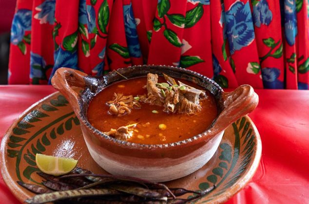 Mole de caderas, receta típica de México y tips de preparación