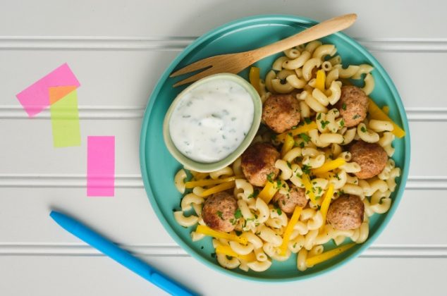 Pasta con bolitas de carne