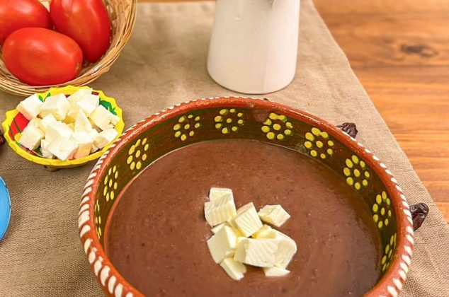 Sopa de Frijol por solo 100 Pesos: Sabor Casero al Mejor Precio