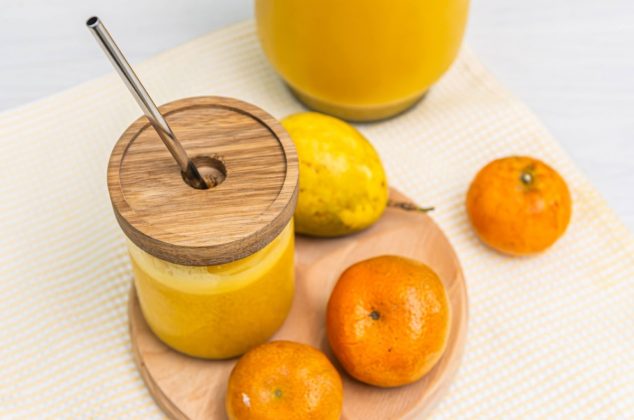 Frescura tropical en cada sorbo: Agua de mandarina con maracuyá
