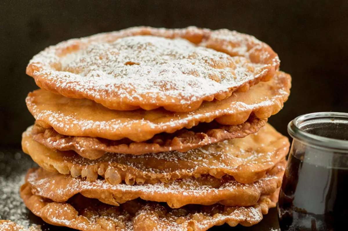 Buñuelos con miel de guayaba