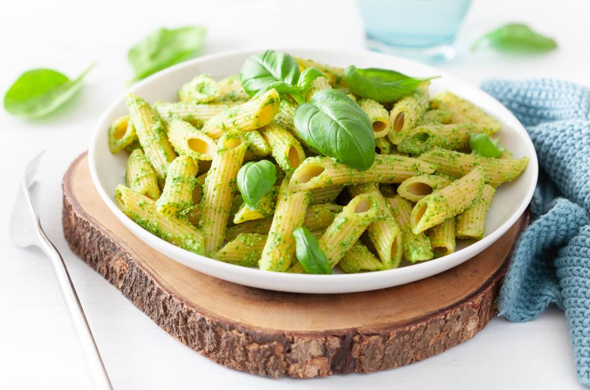 Pasta navideña con poblano y pollo