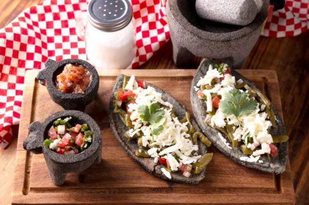 Receta de tlacoyos de frijol y haba | Antojitos mexicanos