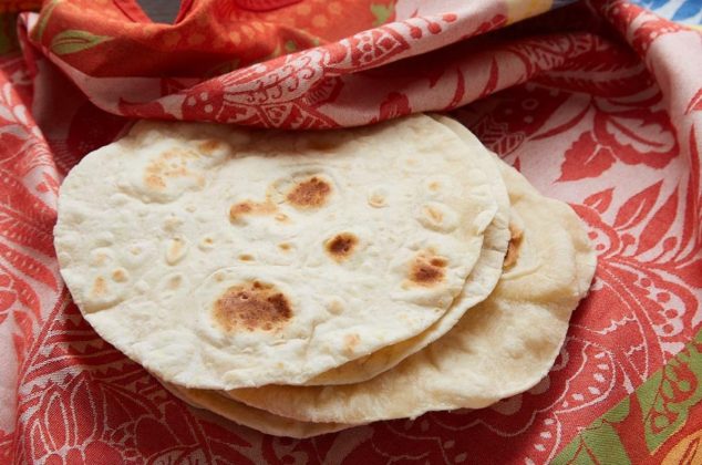 Deliciosas tortillas de harina caseras, receta fácil