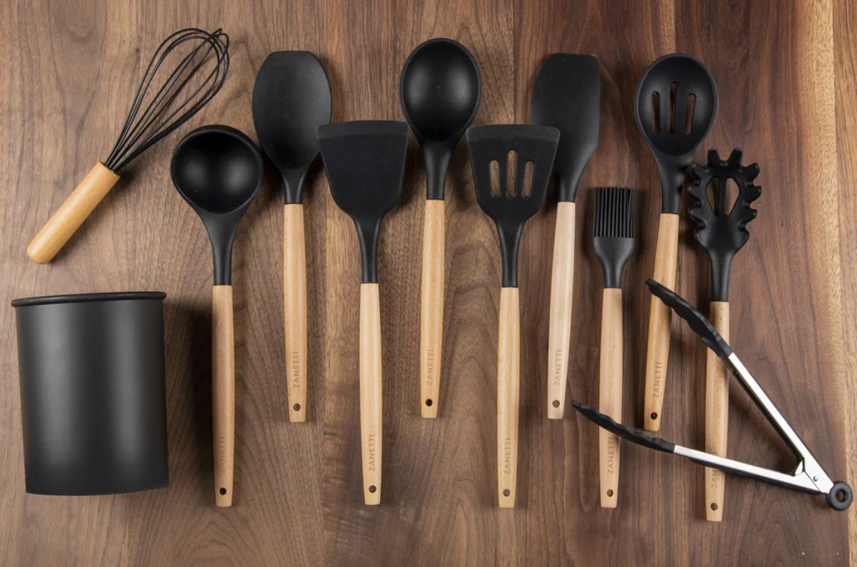 utensilios de cocina de plástico negro