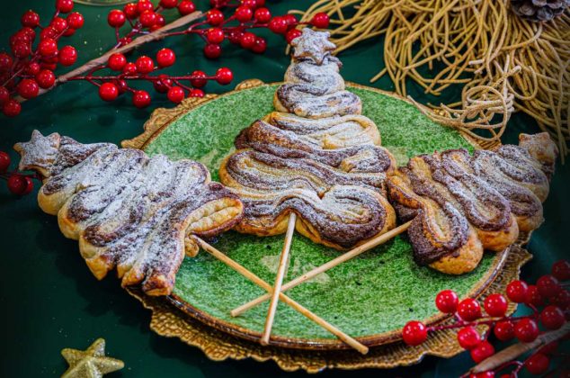 Delicioso ÁRBOL de NAVIDAD con HOJALDRE y NUTELLA ¡Solo 4 ingredientes!