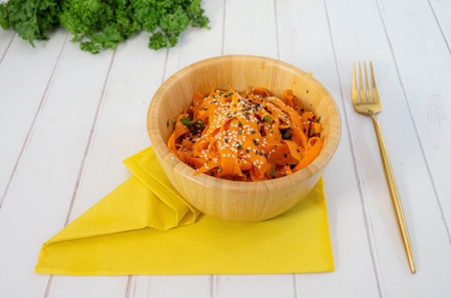 Ensalada de zanahoria con salsa oriental