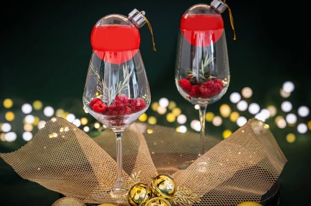Navidad en cada sorbo: Descubre la magia de nuestras esferas