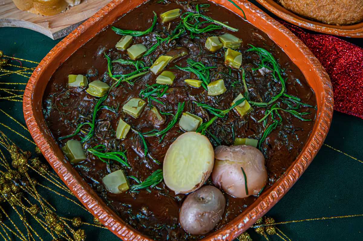 Receta de romeritos con mole y tortitas de camarón