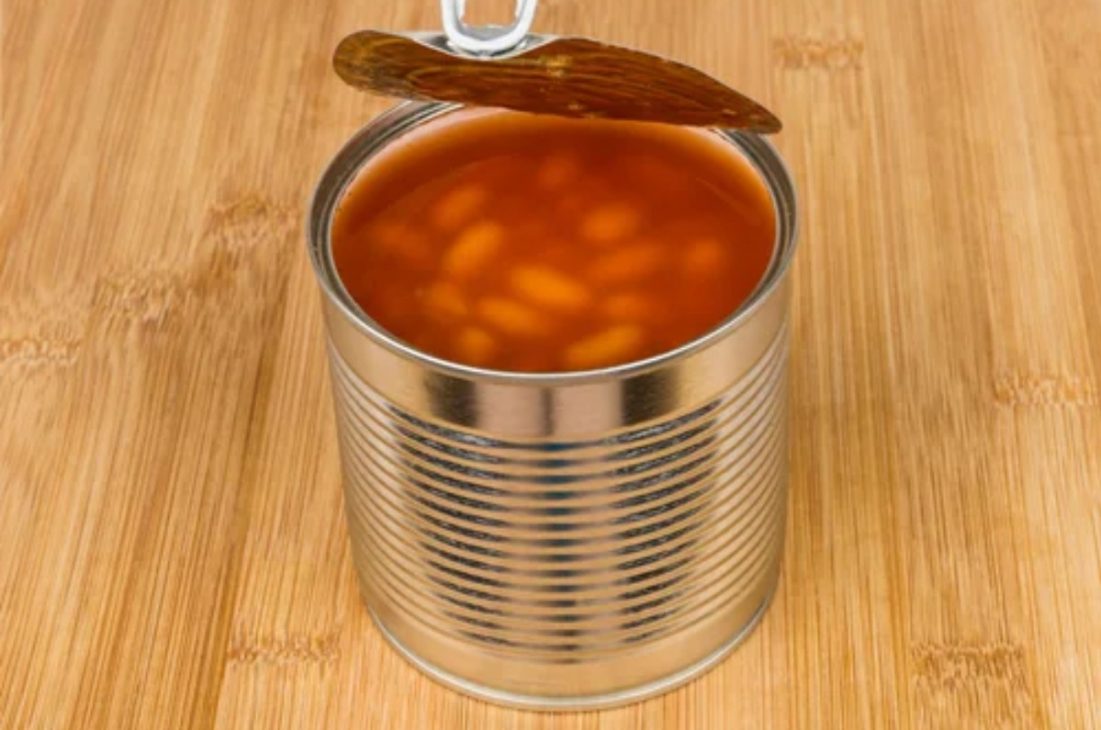 Cuándo se deben enjuagar los frijoles enlatados, según un experto