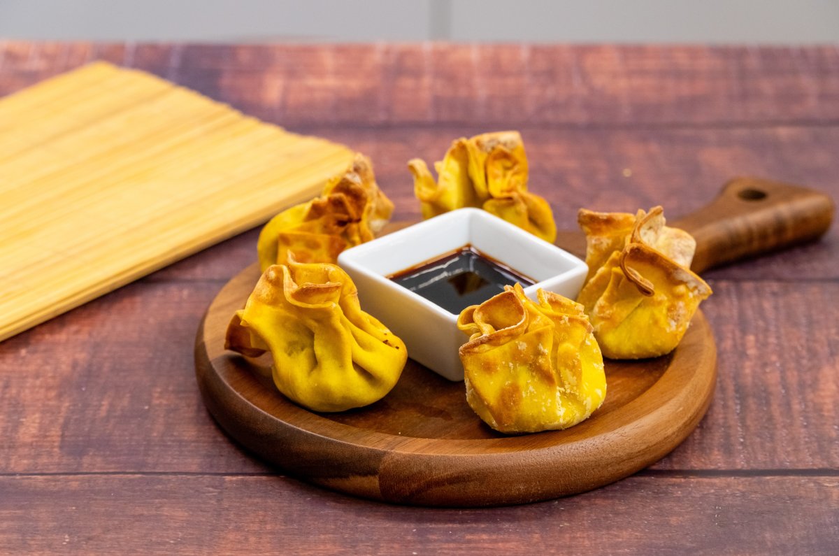comida asiática Wanton