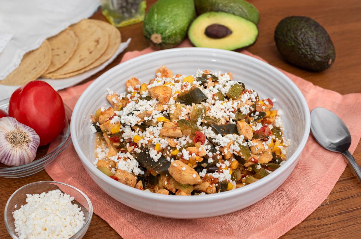 pollo con calabaza y elotitos
