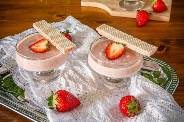 Cómo hacer arroz con leche de fresa en 4 pasos
