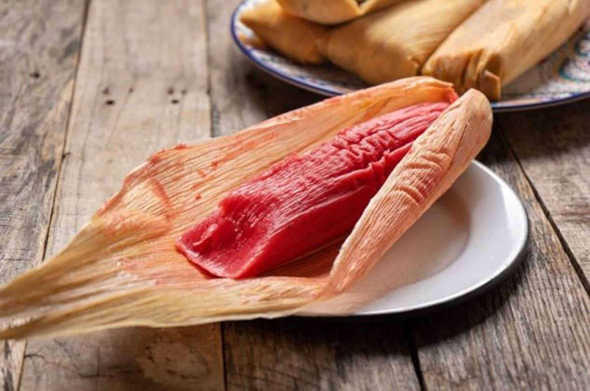 Tamales dulces con pasitas