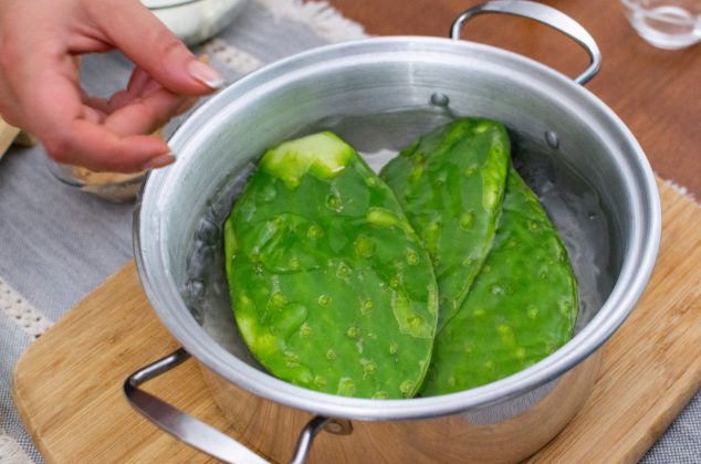 El MEJOR TRUCO para COCER NOPALES sin baba y sin estufa
