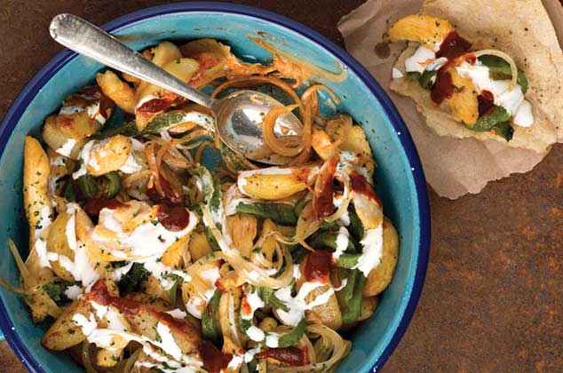 Papas con rajas de poblano y fajitas de pollo 