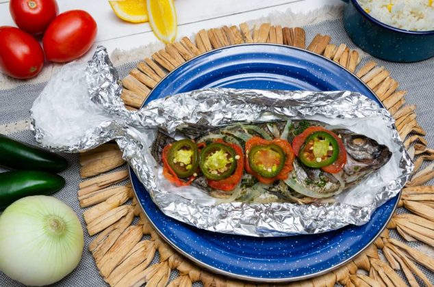 Receta de mojarra empapelada ¡En 4 sencillos pasos!