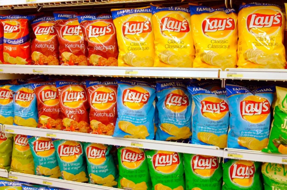 El retiro inicial se emitió el 16 de diciembre de 2024, y afecta bolsas de 13 onzas de las papas Lay’s Classic Potato Chips. 