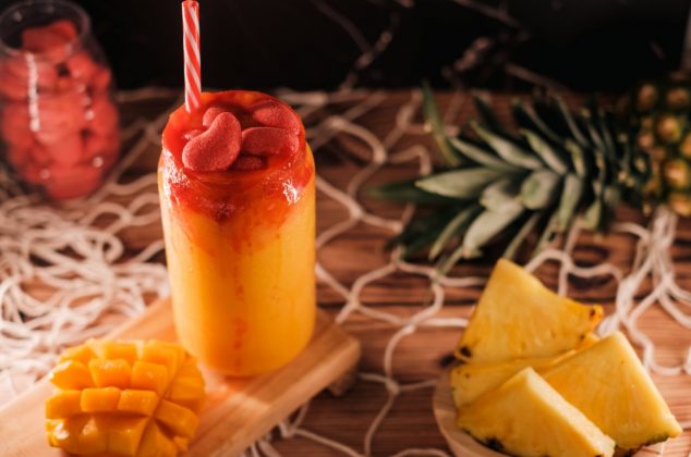 Cuando hace calor, solo hay una solución: chamoyada de piña y mango