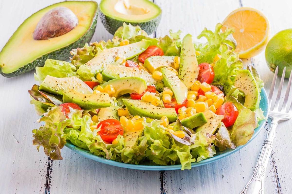 Ensalada de tocino y aguacate
