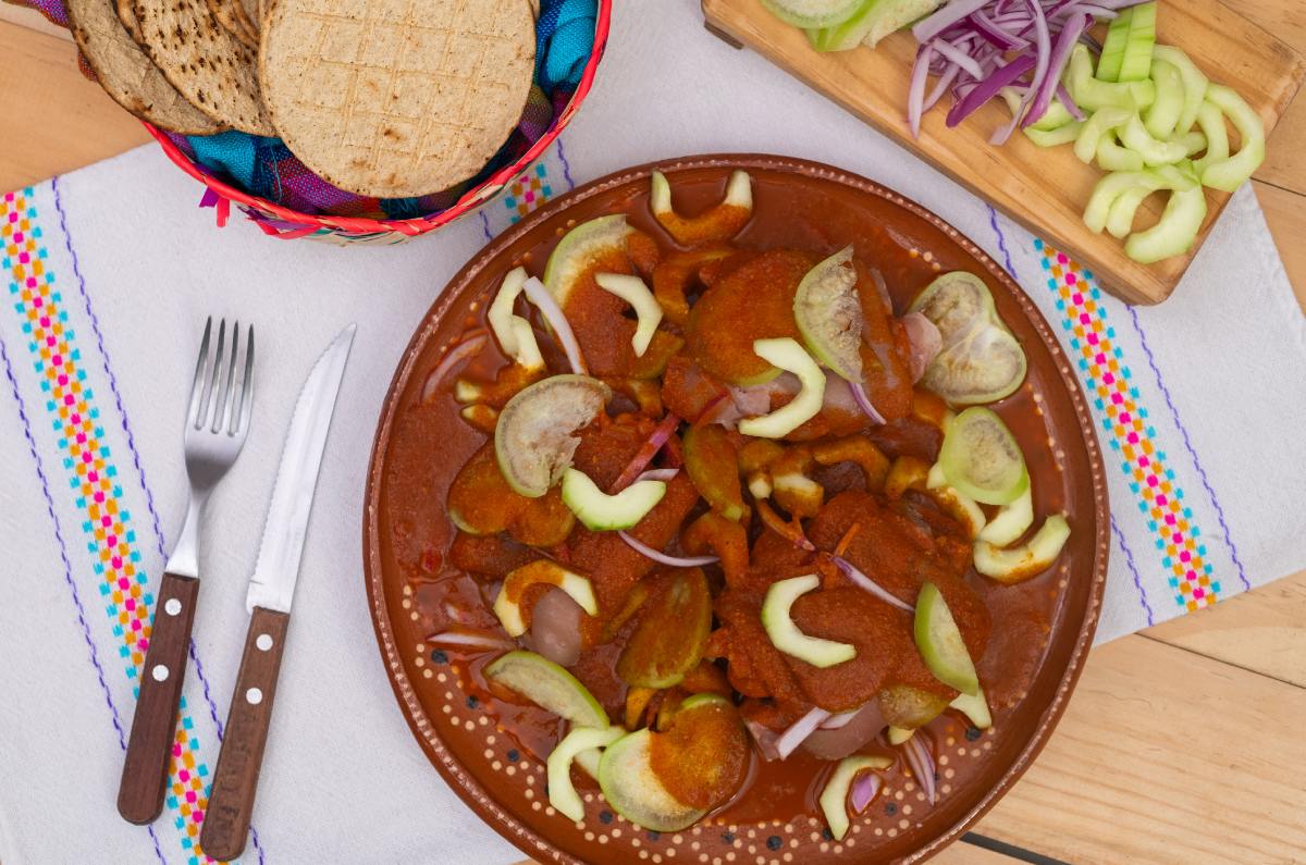 Aguachule de manitas de puerco