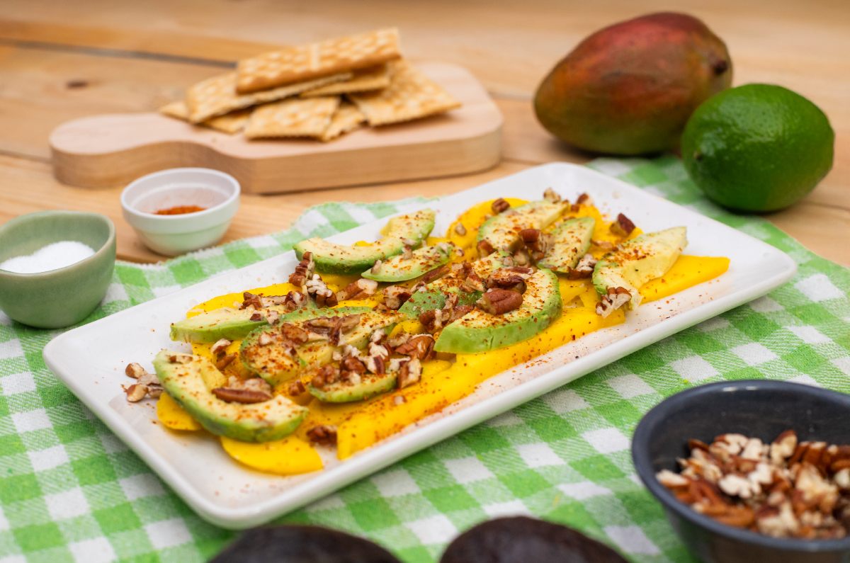 Carpaccio de mango y aguacate, receta irresistible