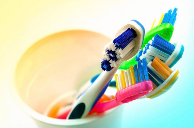 Ni Colgate ni Oral B: Este es el mejor cepillo de dientes según Profeco y solo cuesta 7 pesos