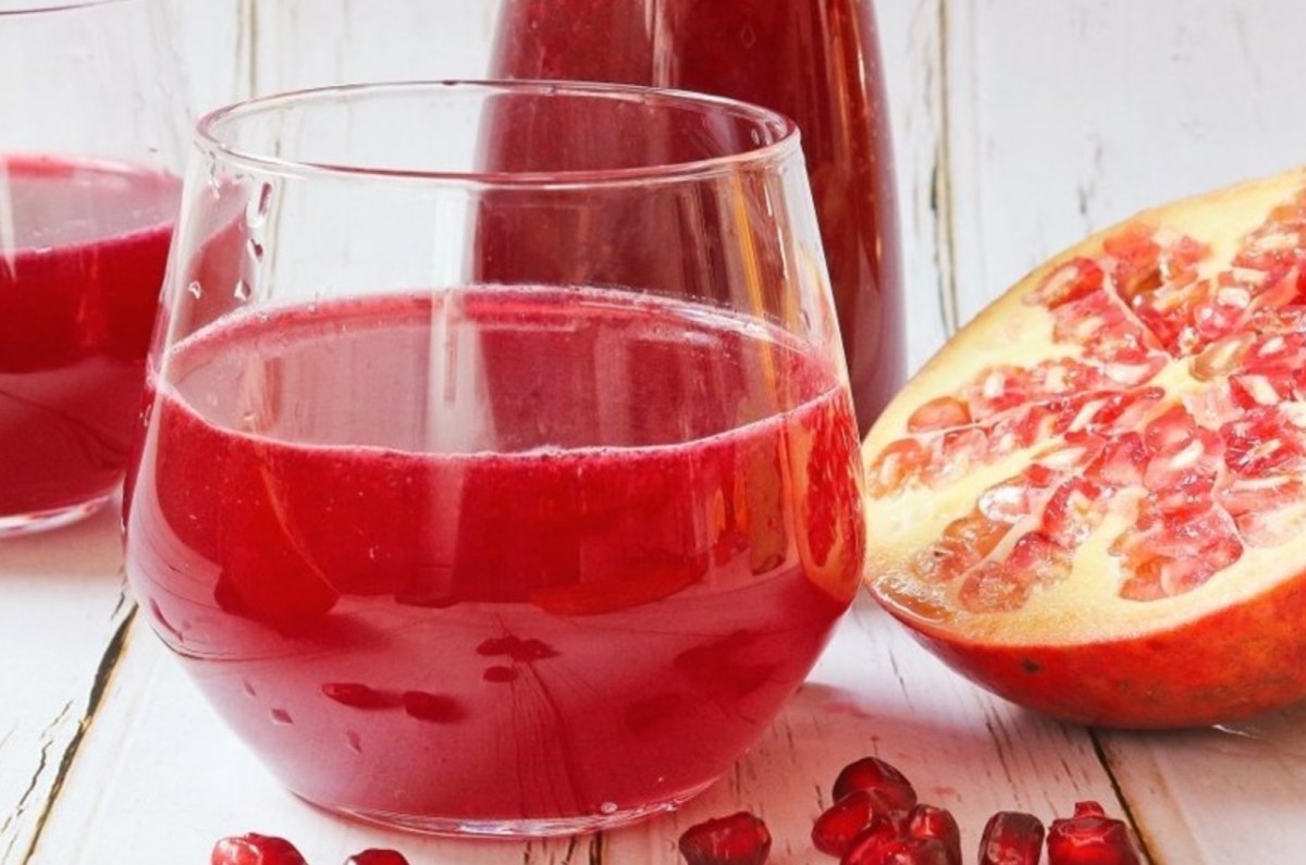 jugo de granada para cuidar el hígado