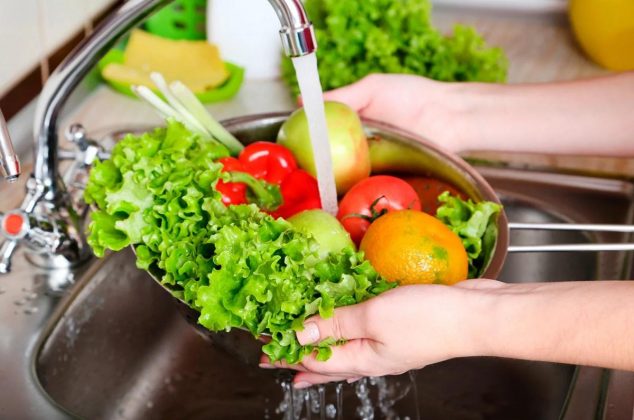 Sin vinagre ni alcohol: El método más efectivo de lavar frutas y verduras