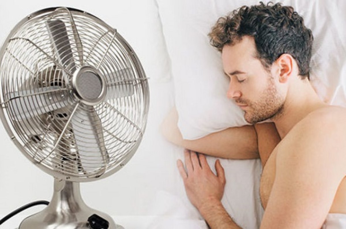Los riesgos de tener encendido el ventilador durante la noche