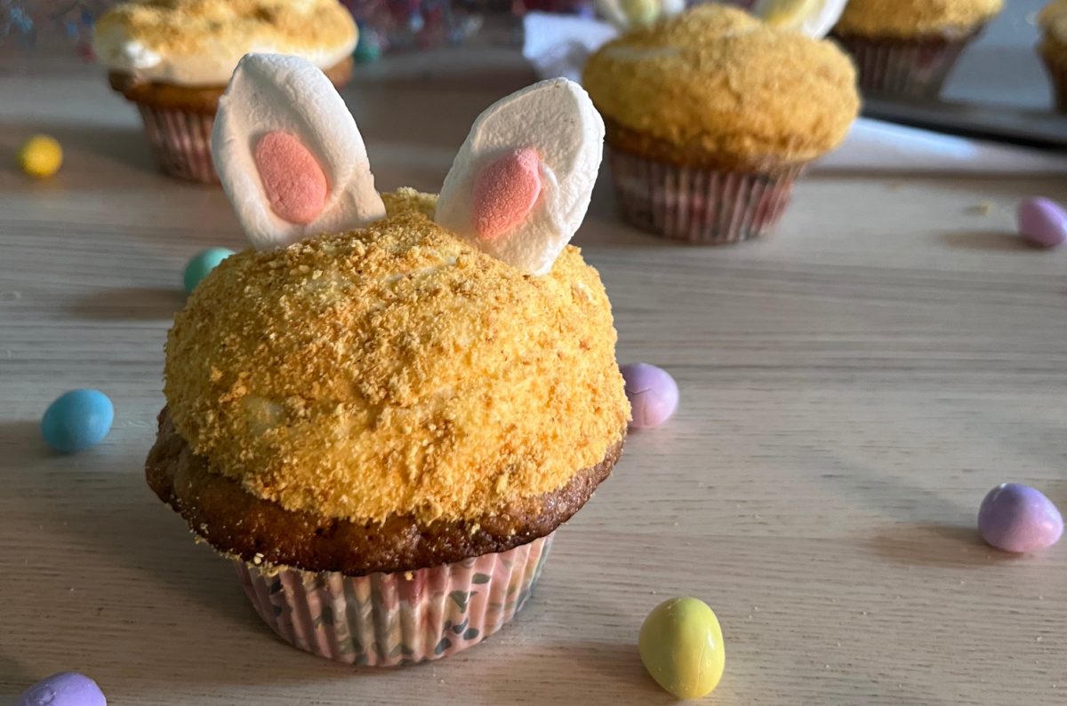 Receta de cupcakes de zanahoria en forma de conejitos.