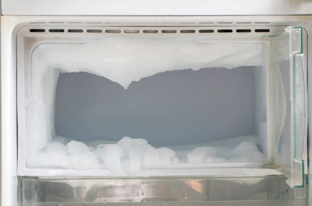 Método de 2 ingredientes para eliminar el hielo pegado del congelador