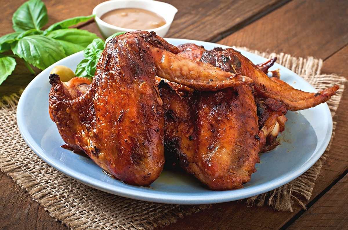 Alitas con salsa de mango y habanero