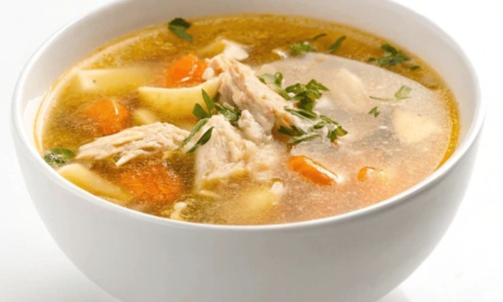 Caldo de pollo con verduras