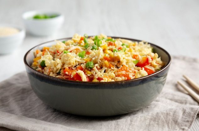 Cómo preparar un delicioso arroz frito en casa: consejos + receta