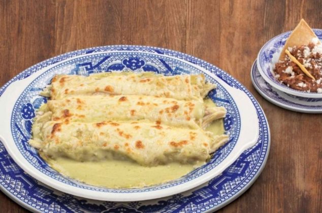 Cómo hacer enchiladas suizas con la receta original de Sanborns