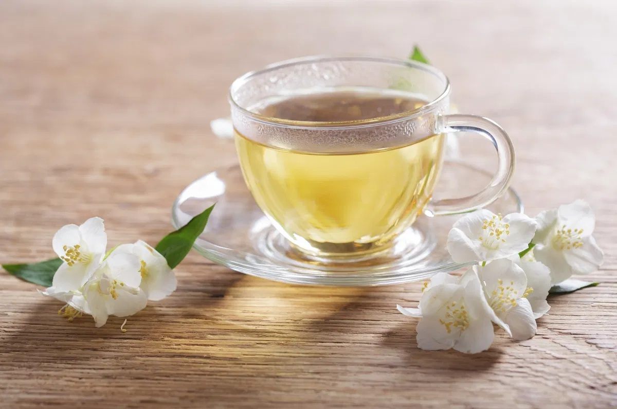 Infusión de jazmín con hierbabuena relajante