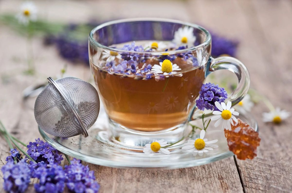 Infusión de lavanda y té limón para dormir bien