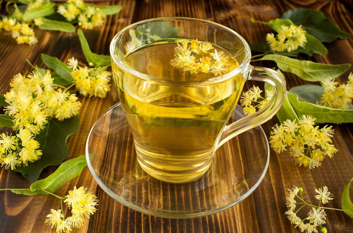 Infusión de tila y limón eureka relajante