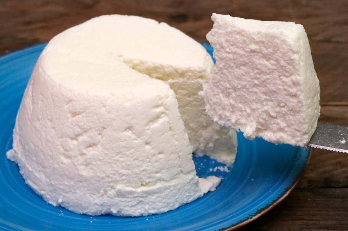 Usa tu leche caducada para hacer queso ricotta