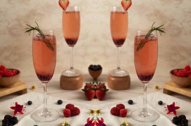 Cómo hacer mimosas de frutos rojos, receta fácil y refrescante
