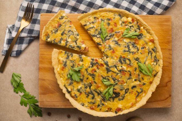 Quiche lorraine de queso y espinaca, una receta fácil, elegante y deliciosa