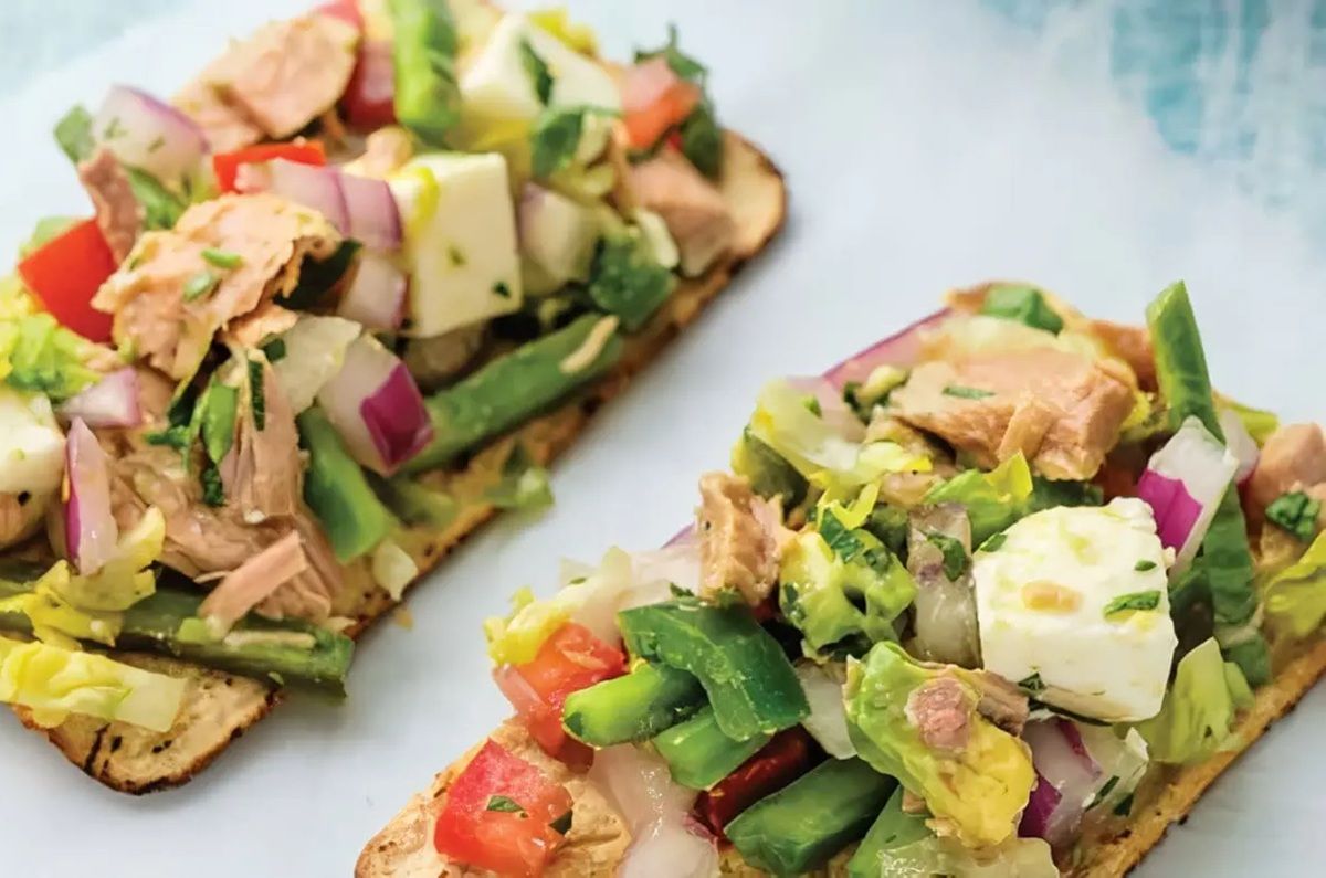 Tostadas de atún en lata