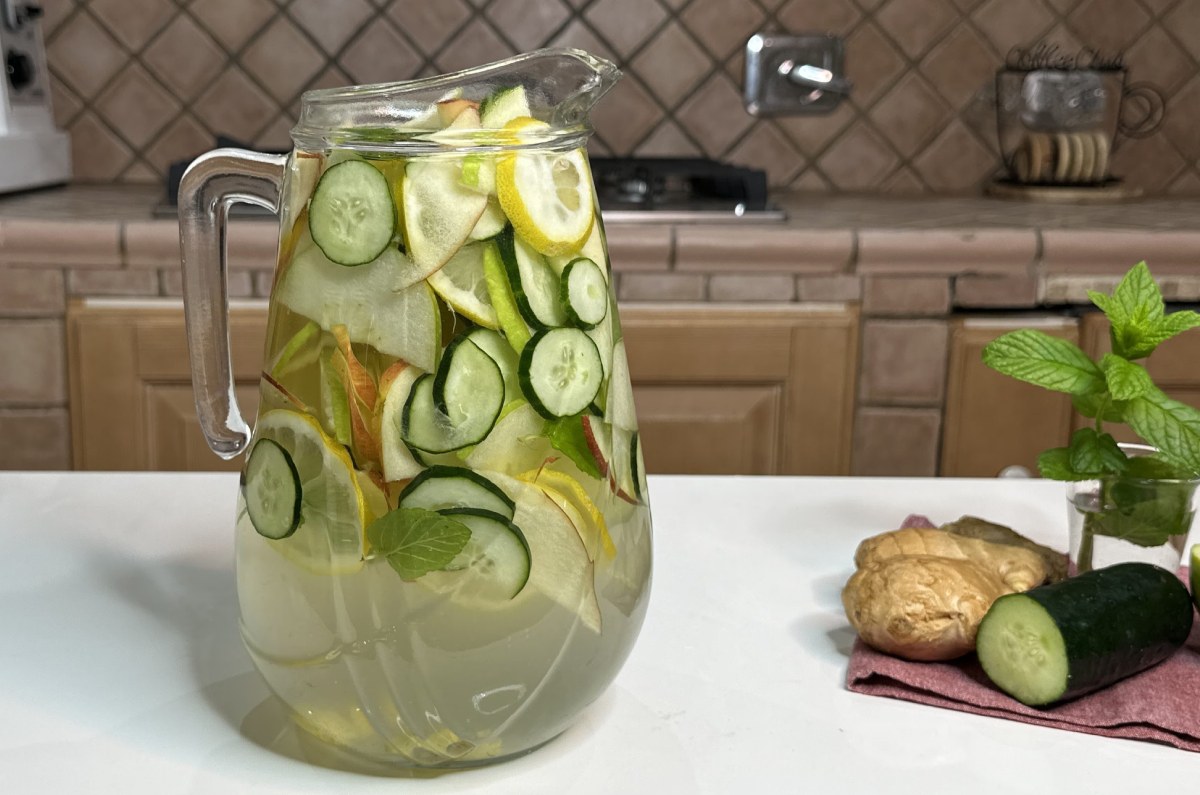 Poderosa agua de desintoxicación para la hinchazón abdominal: receta fácil y efectiva