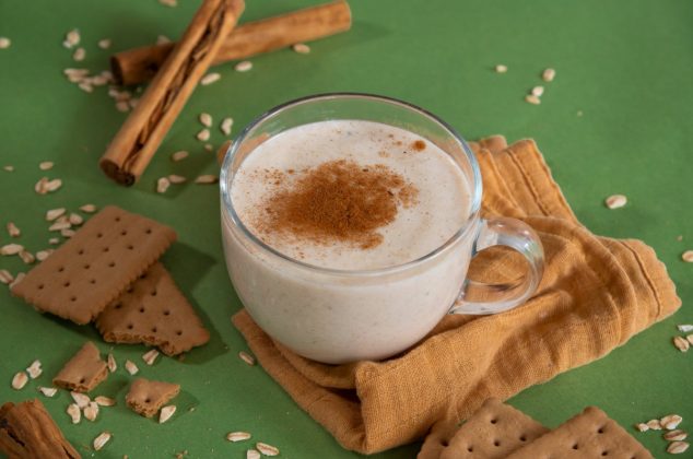 Atole de avena con solo tres ingredientes y en menos de 20 minutos