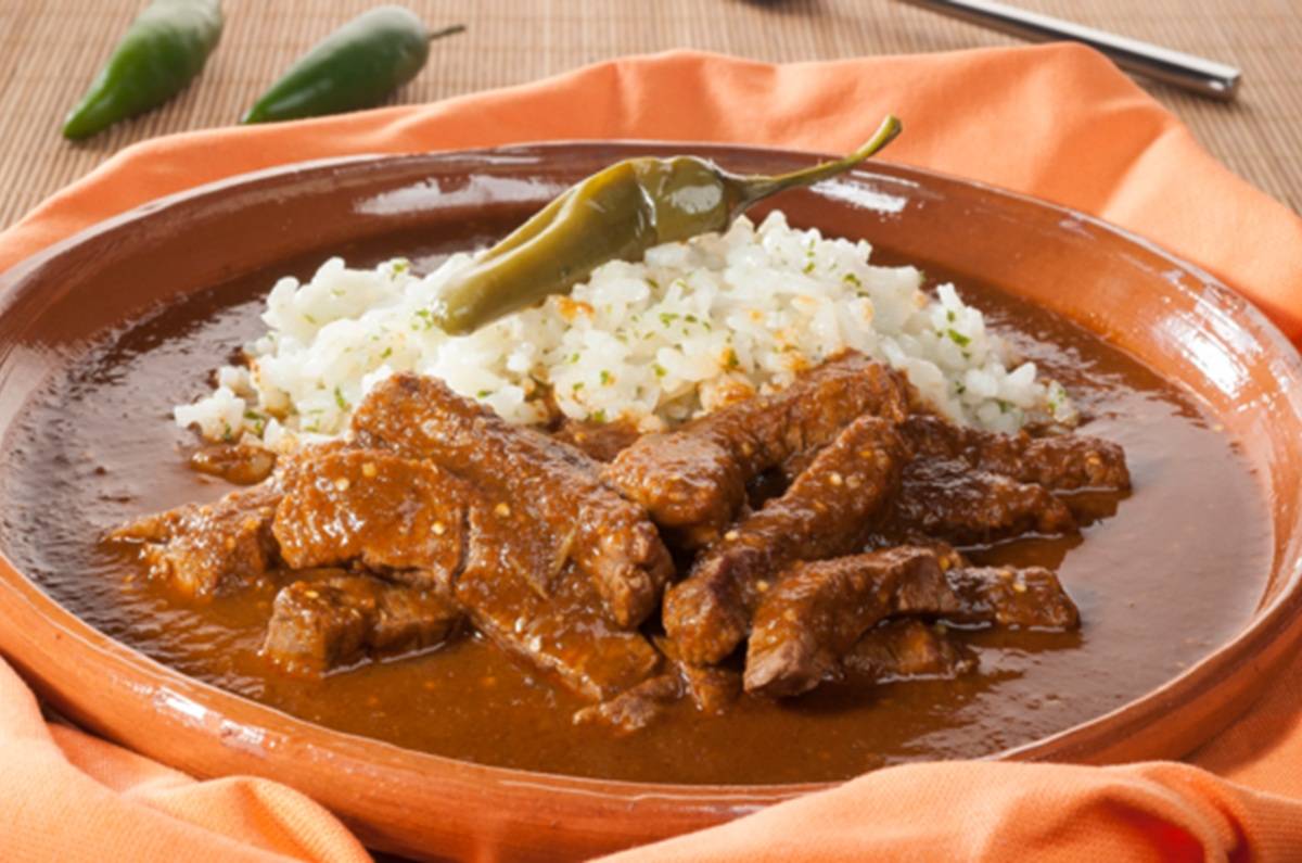 Bisteces en chile pasilla