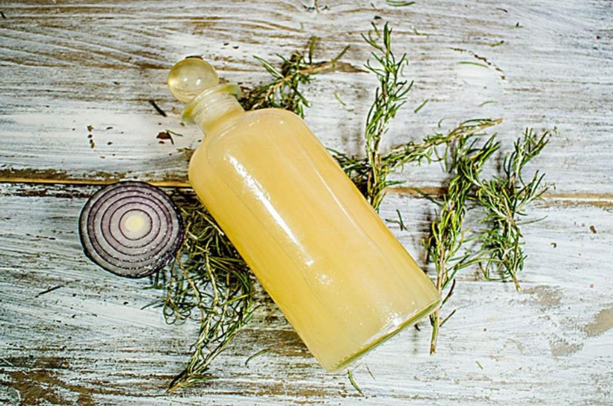 Prepara el mejor champú casero para evitar la caída del cabello y fortalecer folículos capilares