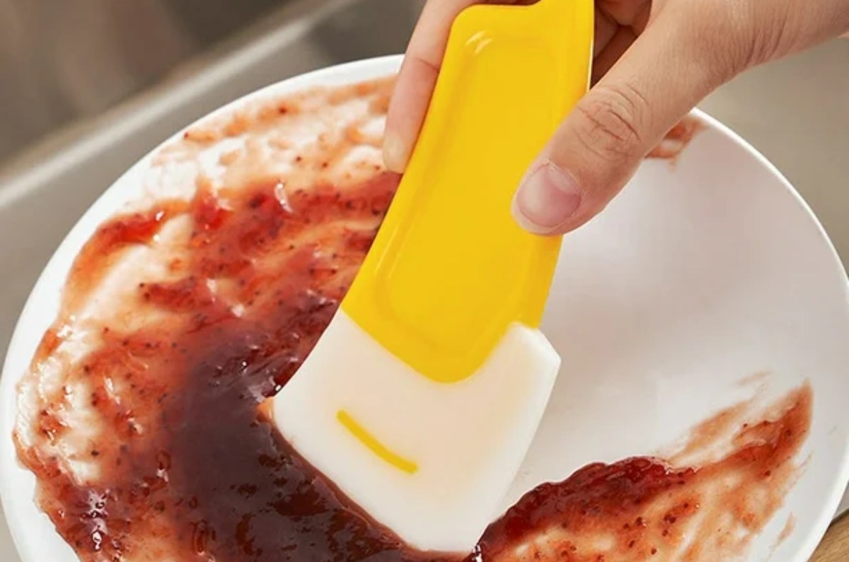 2. El raspador de silicona o miserable