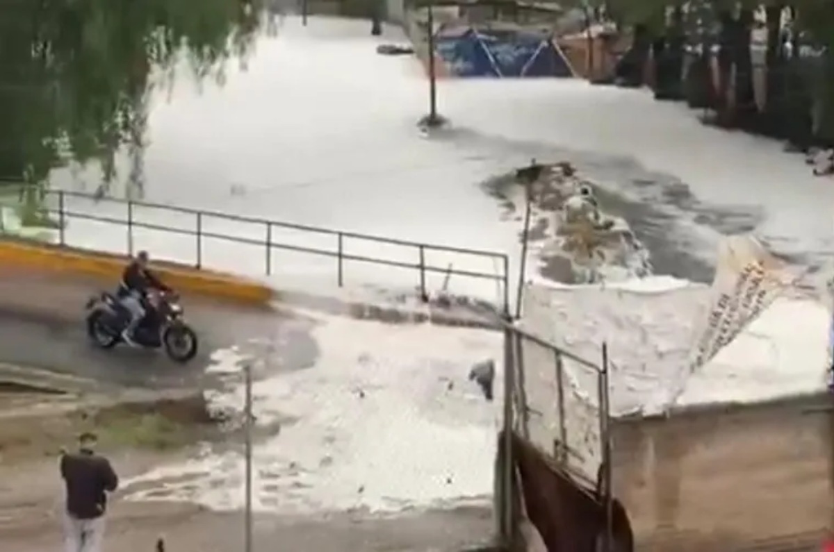 espuma blanca en Naucalpan
