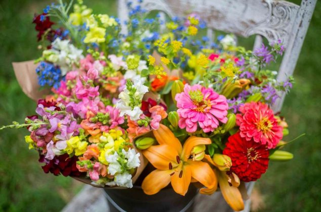 Alarga la vida de tus flores con estos 2 ingredientes que ya tienes en casa